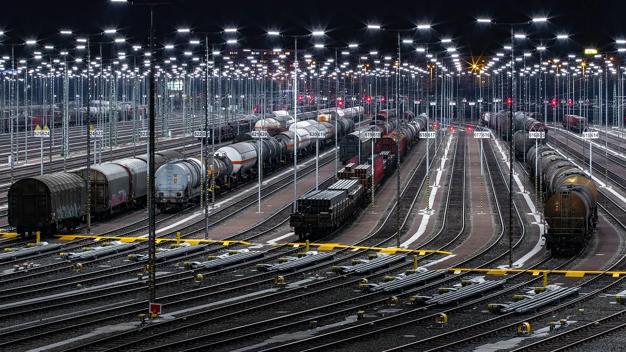 Blick auf einen Güterverkehrsbahnhof